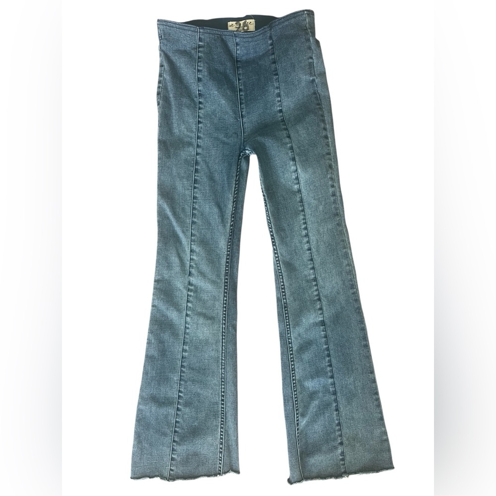 We the Free High Rise Medium Wash Flare Jeans Size 26